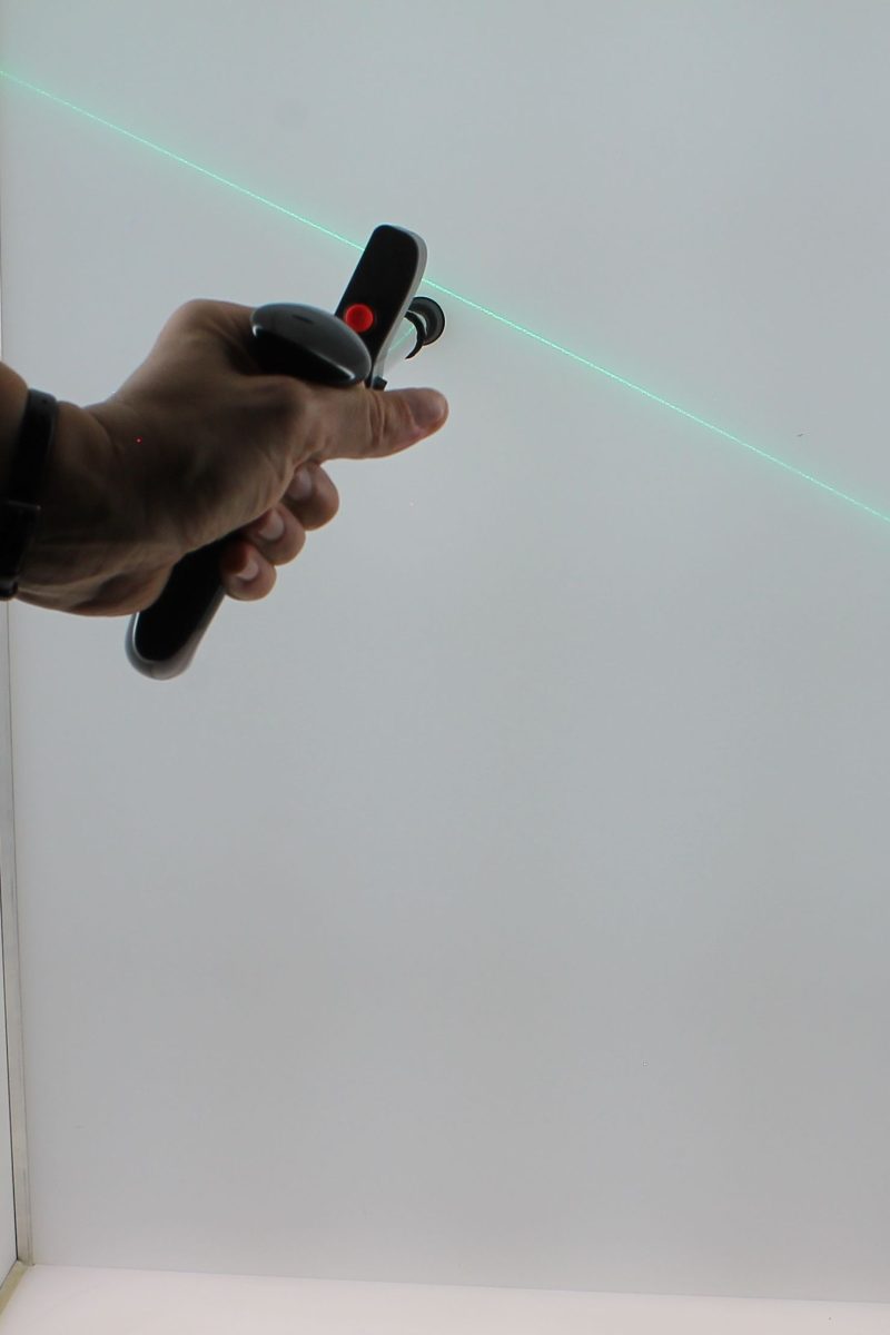 Canne réglable en carbone avec dispositif laser